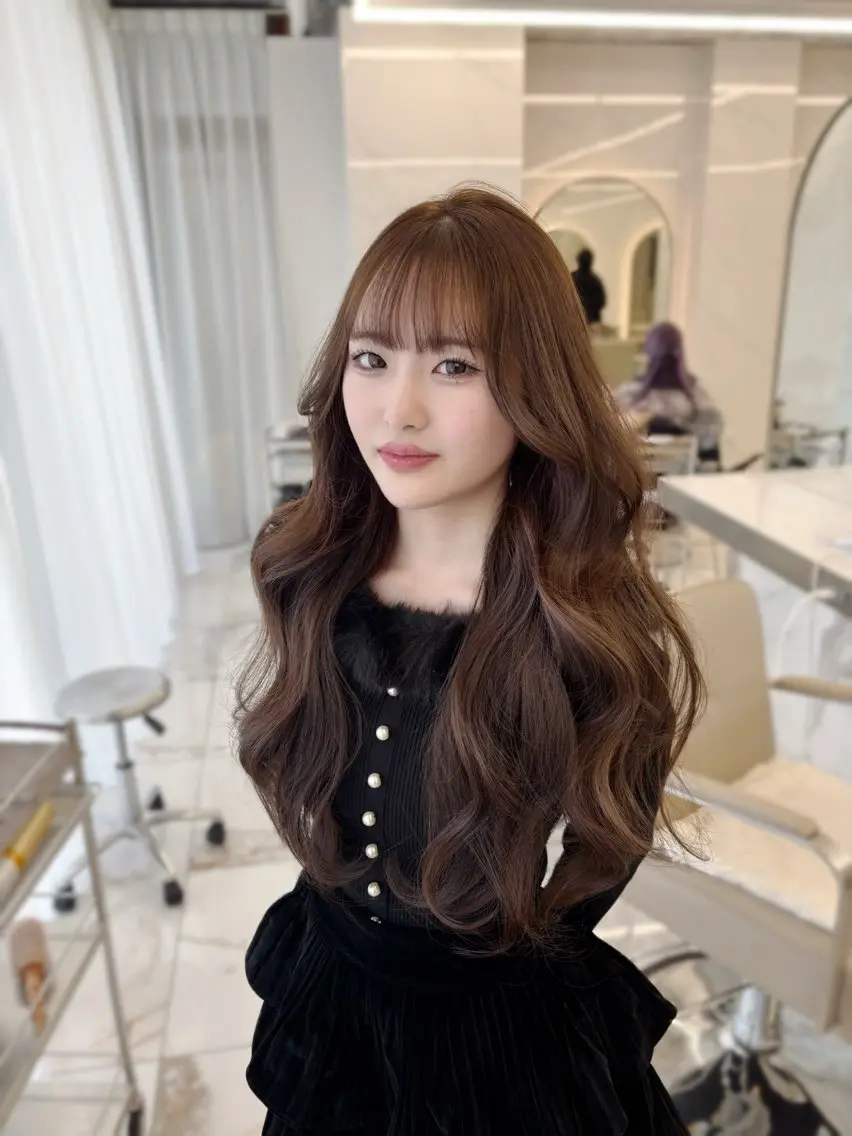 ロング カラー ベージュカラー レイヤーカット カット ヘアカラー トリートメント chii/グレージュ /ハイレイヤーのヘアスタイル
