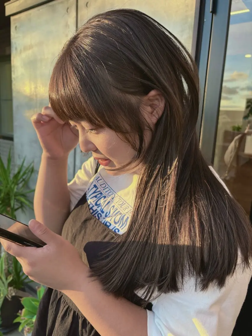 ロング カラー 透明感カラー 顔周りカット ロング 髙木 藍紗のヘアスタイル