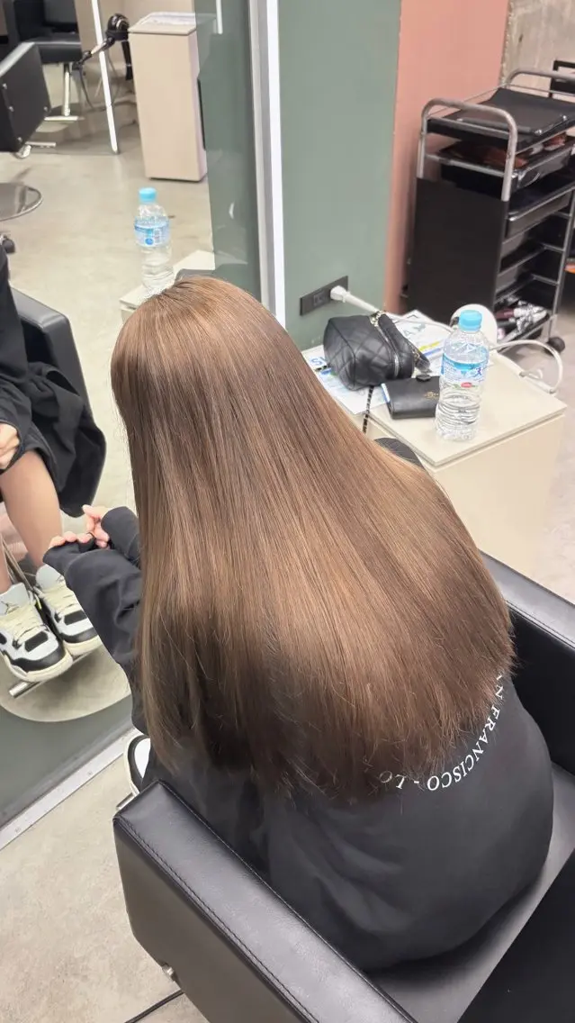 ロング カラー ベージュカラー デザインカラー ダブルカラー 髪質改善 縮毛矯正 ヘアカラー 海瑠万/メンズパーマ /ブリーチ/フェードのヘアスタイル