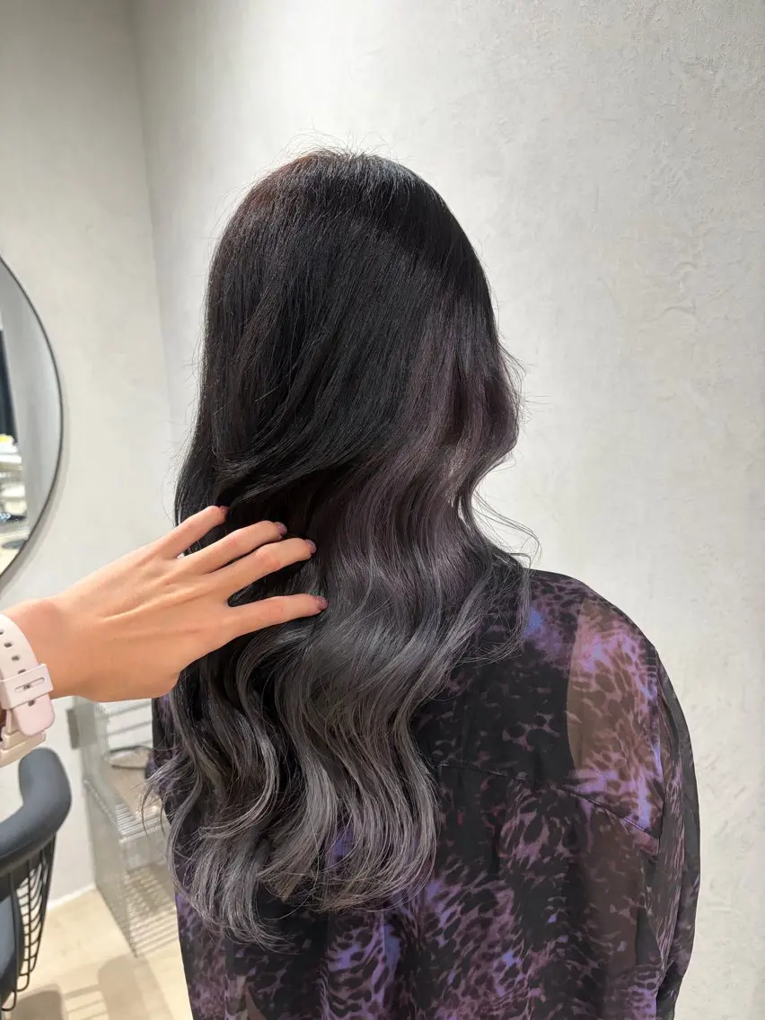 ロング ヘアカラー トリートメント Uni. wakabaのヘアスタイル