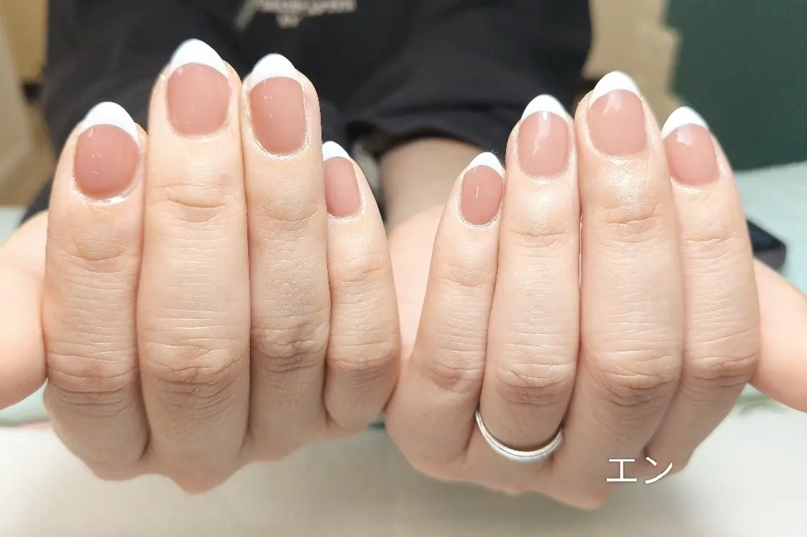 ネイル フレンチネイル エ ンのネイルデザイン