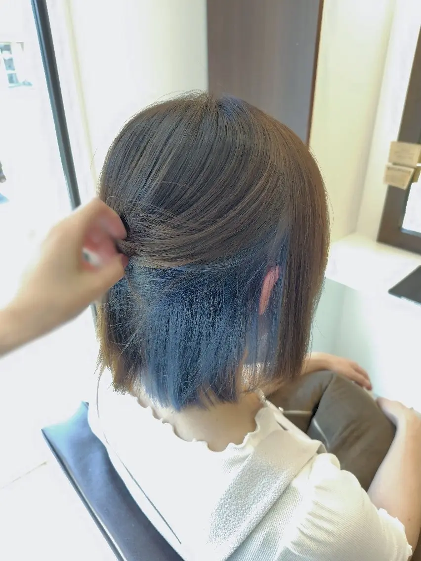 ショート ヘアカラー 三浦 瑞華のヘアスタイル