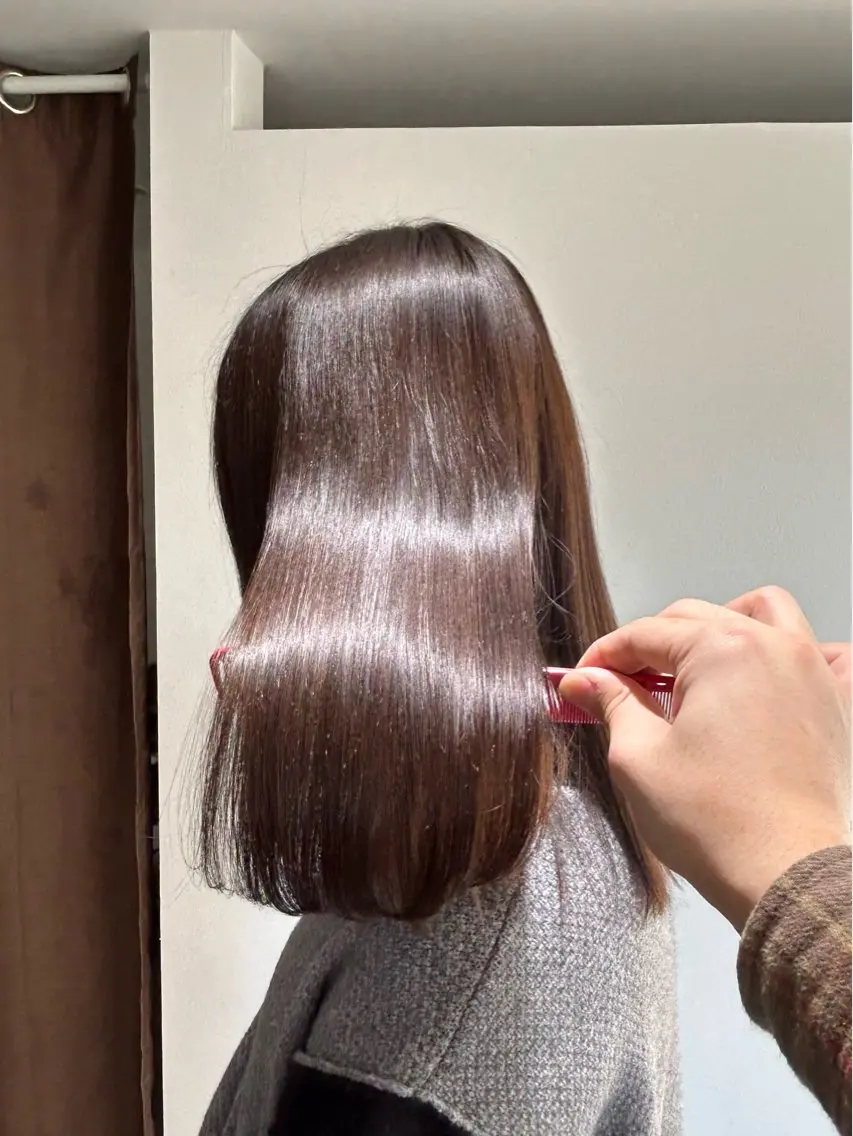 セミロング 縮毛矯正 トリートメント タナカ レイヤのヘアスタイル