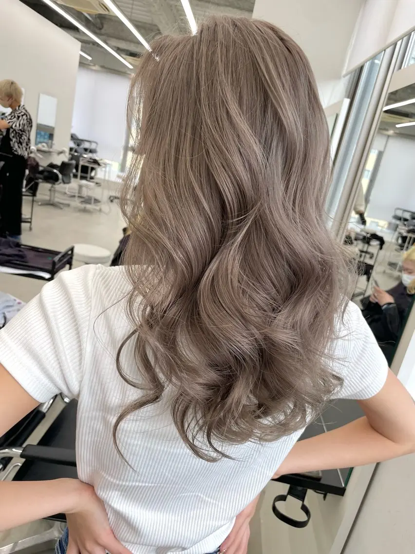 カラー 透明感カラー ブリーチ/ハイトーン 名古屋栄 リカのヘアスタイル