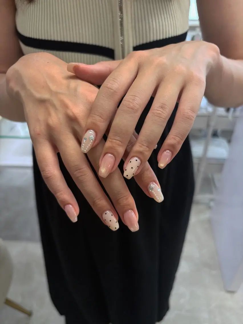セミロング ハンドネイル Ne.nail Ainaのネイルデザイン