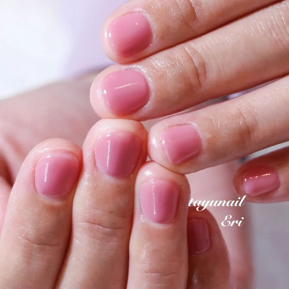 ネイル ジェルネイル 氷ネイル・うるうるネイル ワンカラーネイル パラジェル ピンク ネイルサロン 【たゆnail】のネイルデザイン