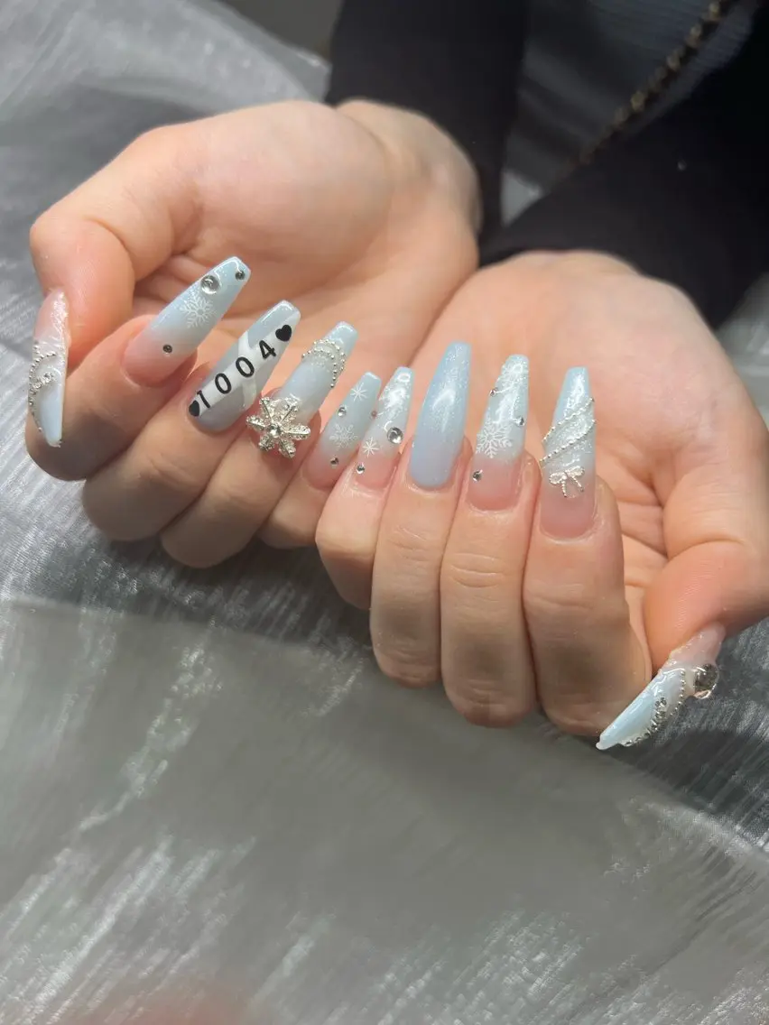 ネイル ハンドネイル Lee Nailsのネイルデザイン