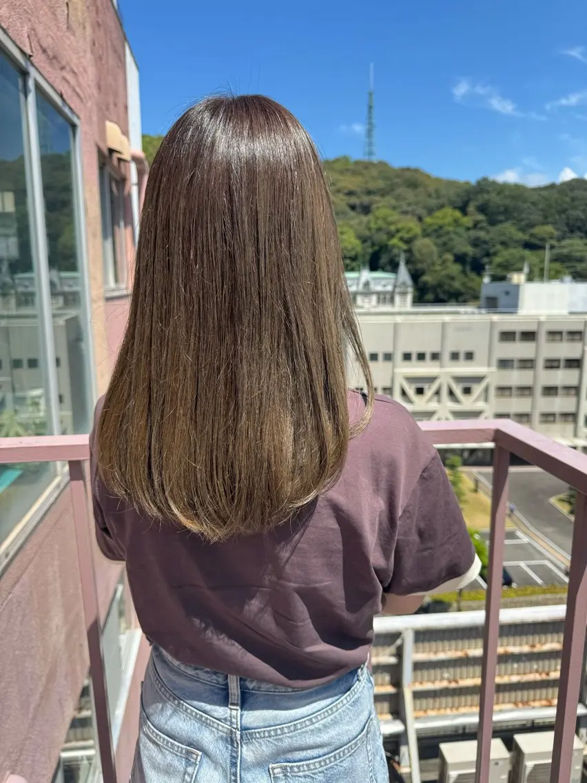 セミロング カラー オリーブカラー ヘアカラー Viage （ビアージュ）のヘアスタイル