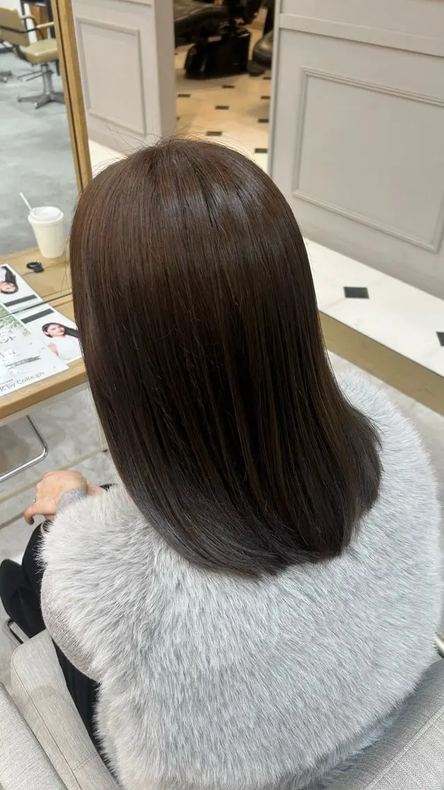 ミディアム カラー ベージュカラー 中村 仁美のヘアスタイル