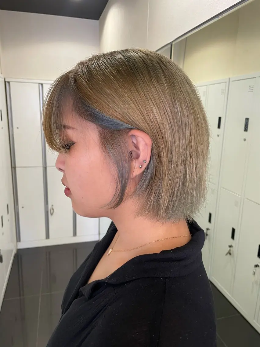 ショート カラー ヘアカラー トリートメント ハイトーン/レイヤー 似合わせ・ユキノのヘアスタイル