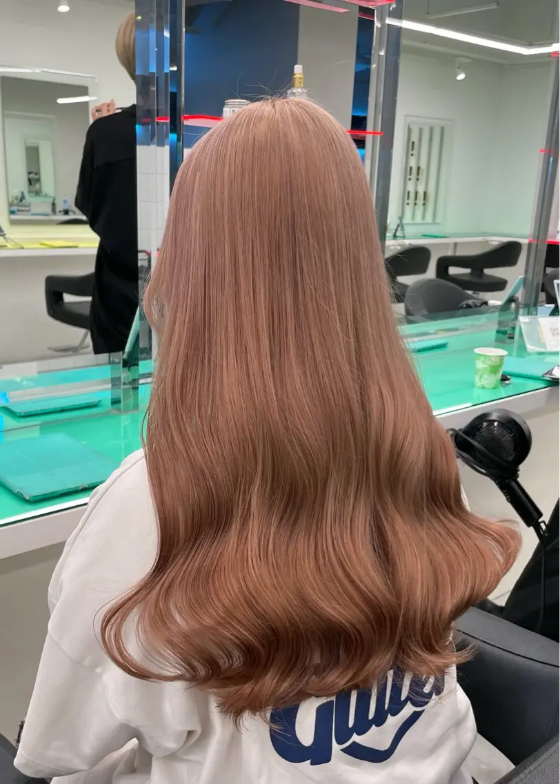 セミロング カラー ヘアカラー トリートメント ヘッドスパ ヘアセット 🌟ハイトーン原宿美 容師TAKAKI🌟のヘアスタイル