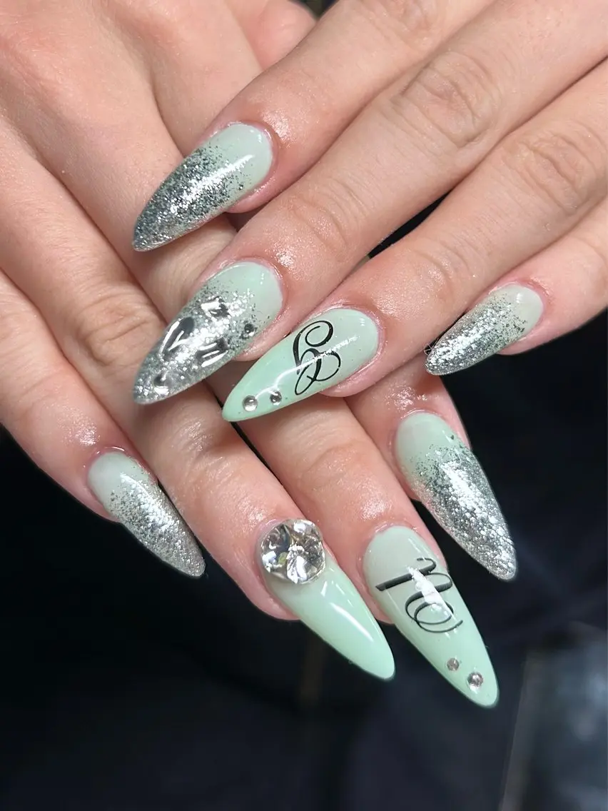 ネイル IROHA NAIL 愛音のネイルデザイン