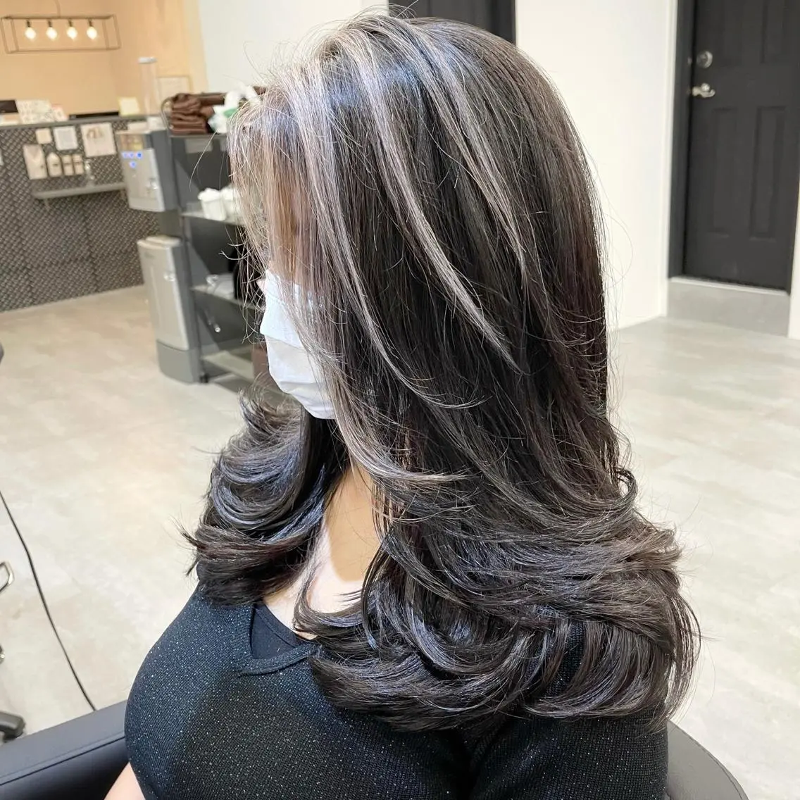 セミロング カラー ヘアアレンジ バレイヤージュ デザインカラー ハイライトカラー 外国人風カラー ハイライト アンドウ ユウ/ レイヤーカット/韓国のヘアスタイル