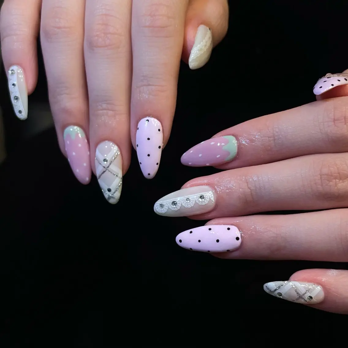 ネイル ドット 春ネイル ハンドネイル lillion🌙 anのネイルデザイン
