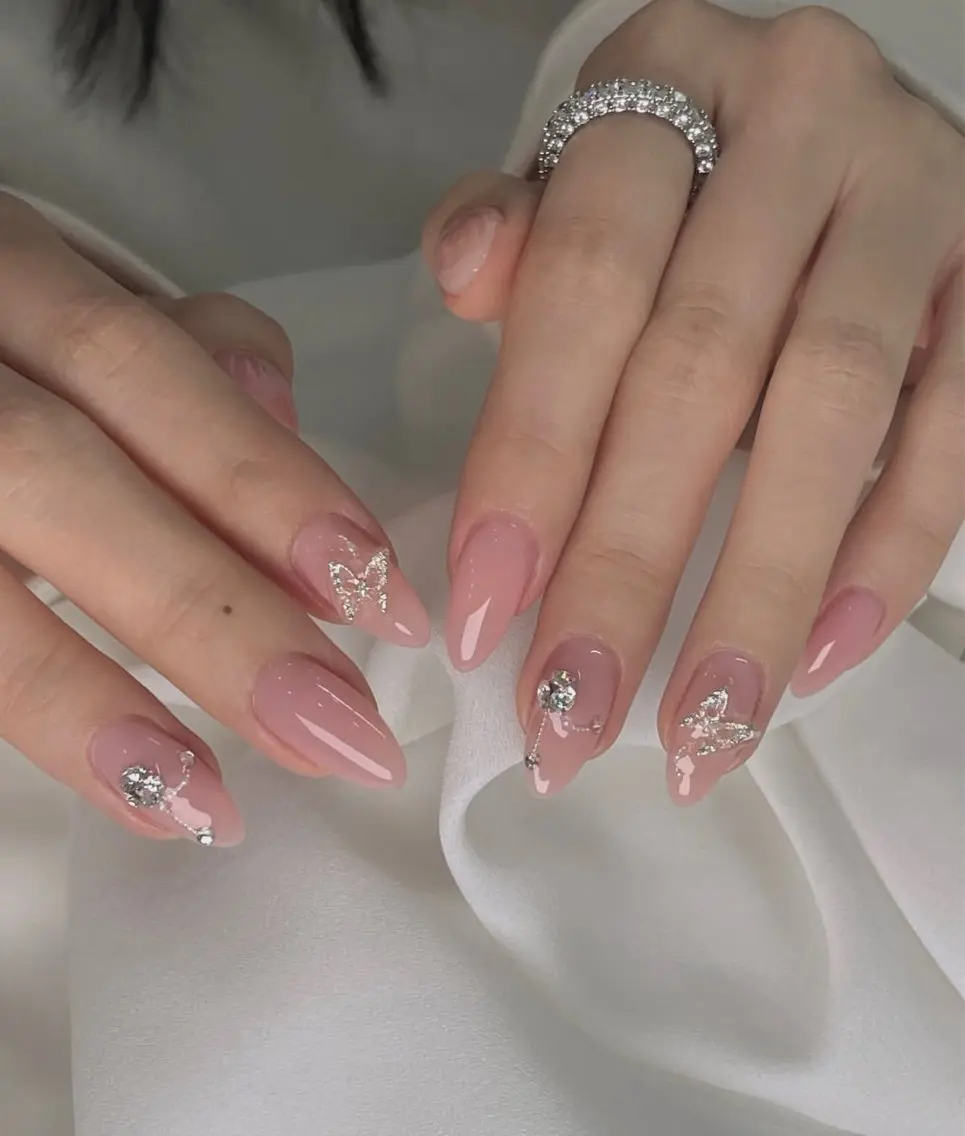 ネイル キラキラネイル マグネットネイル ミラーネイル ニュアンスネイル 春ネイル ハンドネイル Lyna 池袋のネイルデザイン
