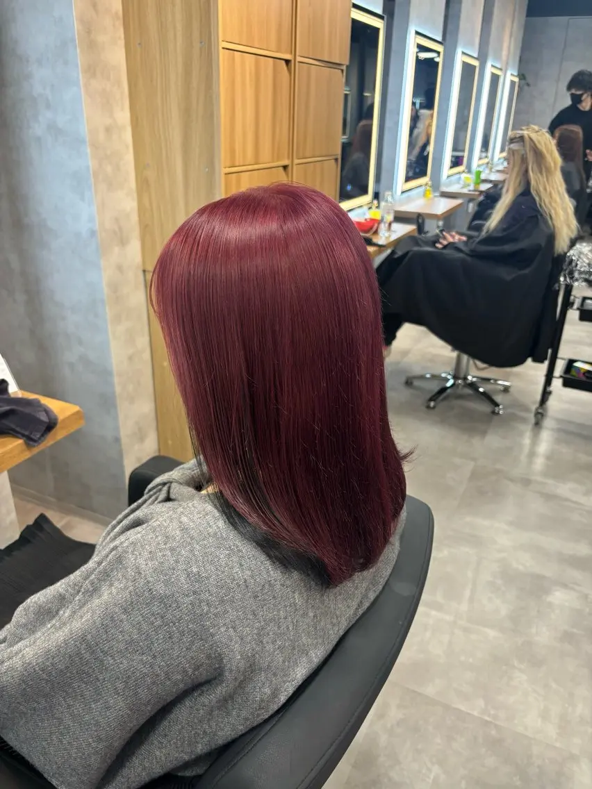 ロング カラー パーマ ヘアアレンジ ヘアカラー トリートメント ヘッドスパ ヘアセット 透明感ブリーチカラー 🌈TOMOHIROのヘアスタイル