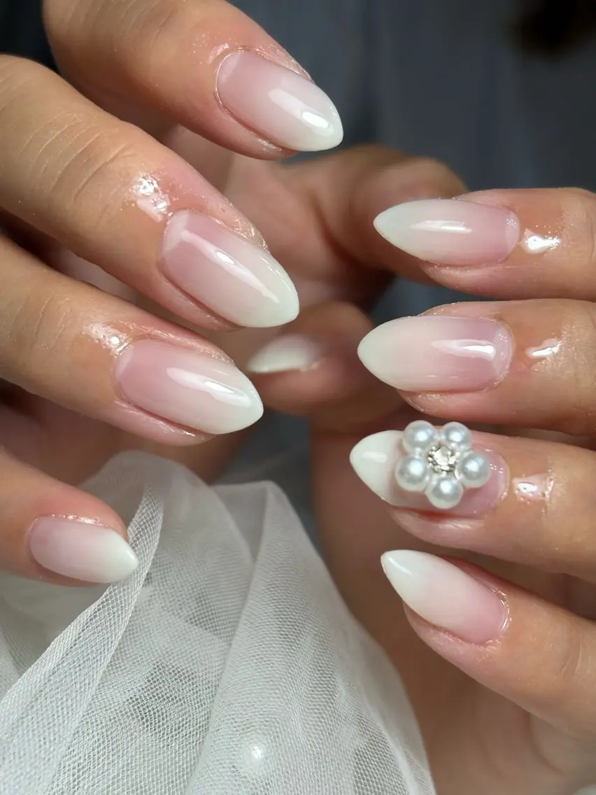 ネイル ハンドネイル フットネイル ✴︎ Delightのネイルデザイン