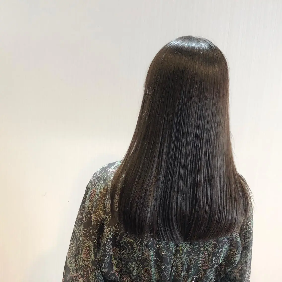 セミロング 髪質改善 カット 縮毛矯正 トリートメント 小森谷 亮太のヘアスタイル