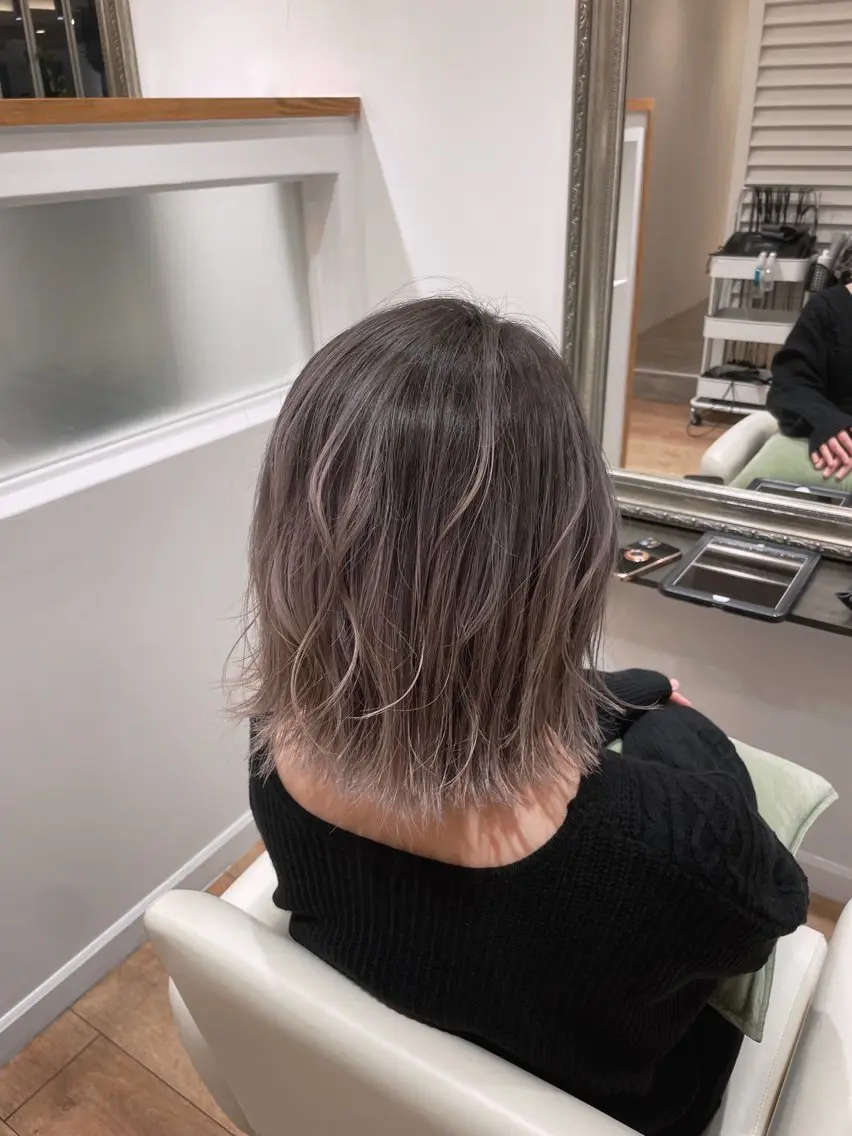ミディアム レイヤーカット 松浦 愛利花のヘアスタイル