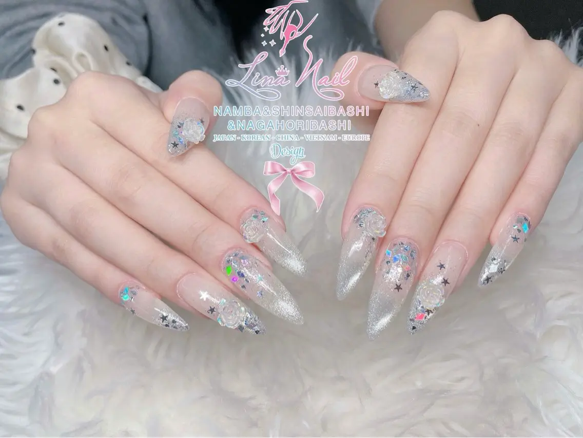 セミロング 韓国風ヘア クリスマス Linanail Nambaのネイルデザイン