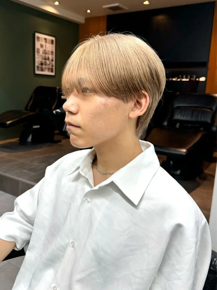 カラー メンズ メンズブリーチ ベージュカラー ブリーチ ミルクティーベージュ カット ヘアカラー シャドウパーマ/ 波巻パーマYu-Kiのヘアスタイル