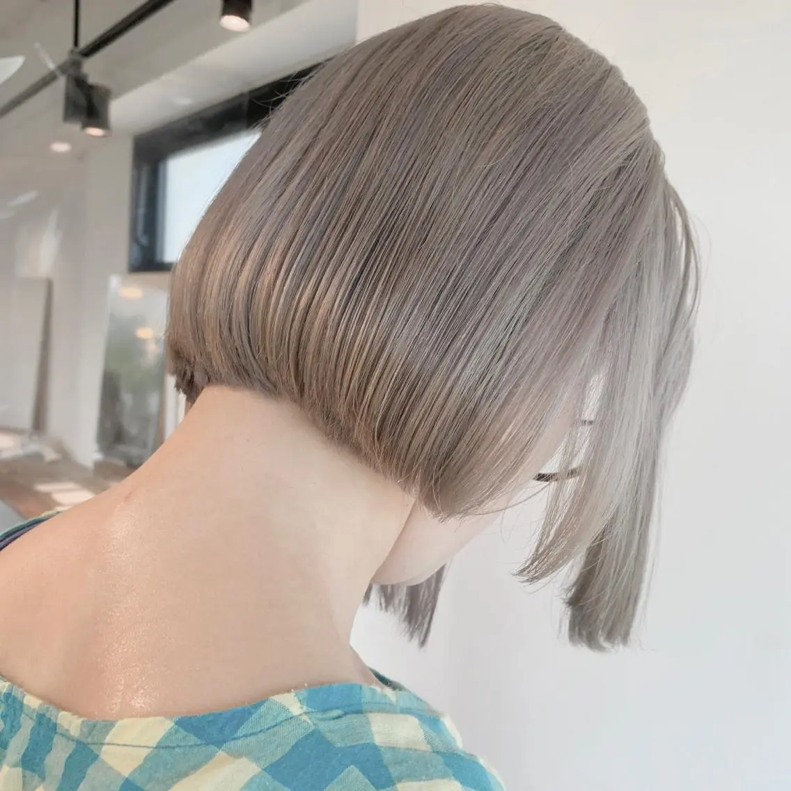 ショート カラー ブリーチ ✅ケアブリーチ✅ トヨオカ ノブヒデのヘアスタイル