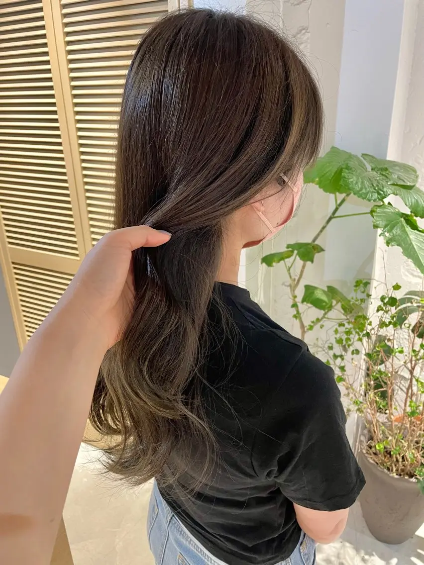 ロング カラー カット ヘアカラー トリートメント 🩰オリーブ/ ベージュ松本咲花🩰のヘアスタイル