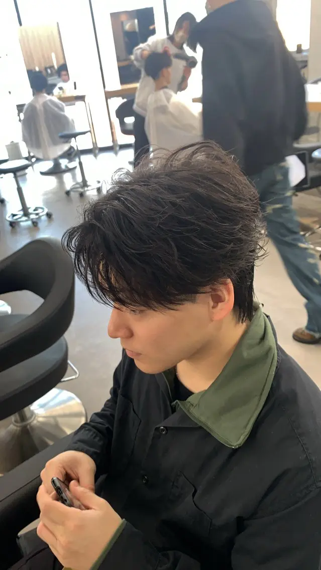 ショート パーマ メンズ メンズブリーチ フェザーパーマ メンズハイトーン メンズパーマ スペインカール ⚡️メンズ特化⚡️ RYUKIのヘアスタイル