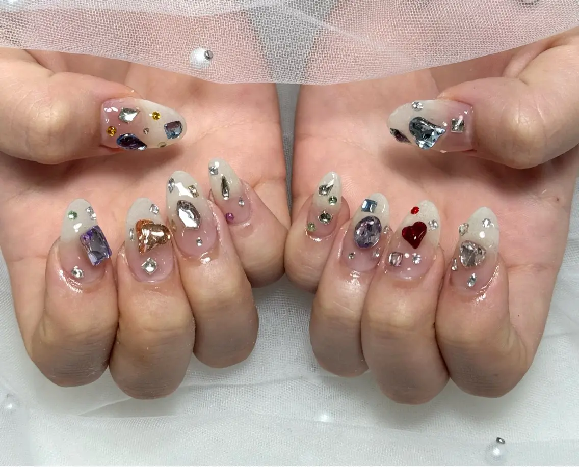ネイル アートネイル グラデーション キラキラネイル salon luge あめ🍬のネイルデザイン