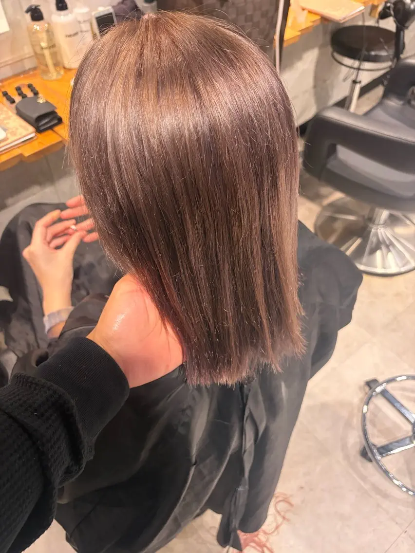 ミディアム ヘアカラー トリートメント ヘッドスパ しげきハイトーン /ミルクティーのヘアスタイル