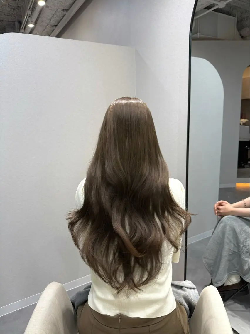 ロング ヘアカラー トリートメント 韓国ヘア/ うる艶髪 🪽🫧Neneのヘアスタイル