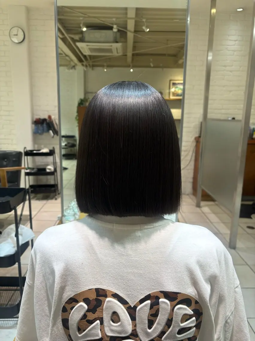 ミディアム 切りっぱなしボブ ボブ カット 縮毛矯正 🩵り ん🦋のヘアスタイル