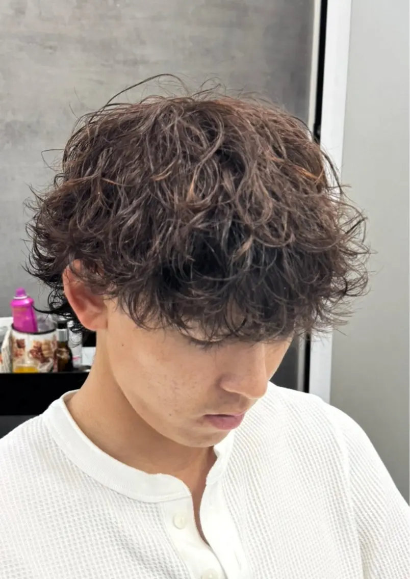 パーマ メンズ メンズパーマ 波巻きパーマ カット パーマ メンズヘア カット、パーマ特化のヘアスタイル