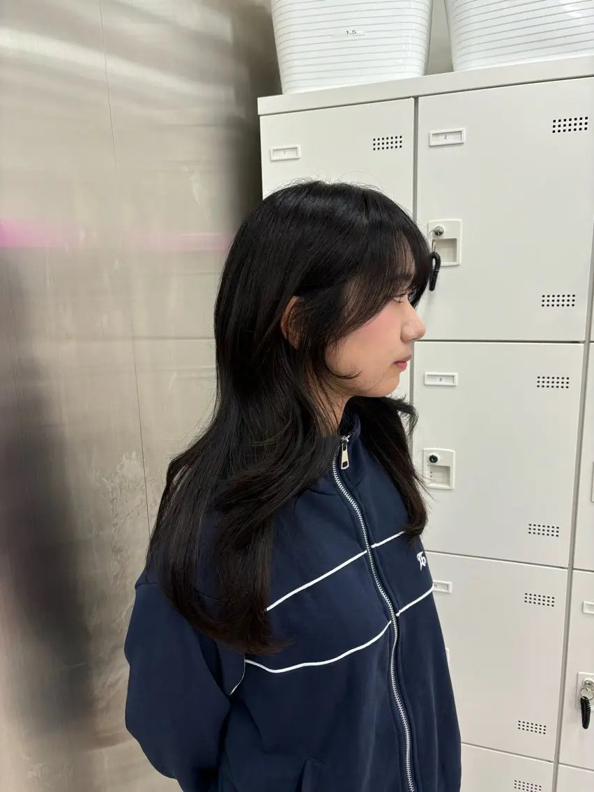 セミロング 抜け感レイヤー︴ ニュアンスカラーのヘアスタイル