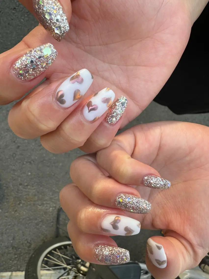 ネイル アートネイル フレンチネイル ハート キラキラネイル 韓国ネイル MH_ Nailのネイルデザイン