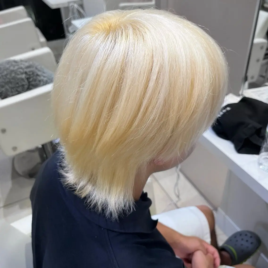 カラー ヘアカラー ハイトーン×推し カラー💫Miyuのヘアスタイル