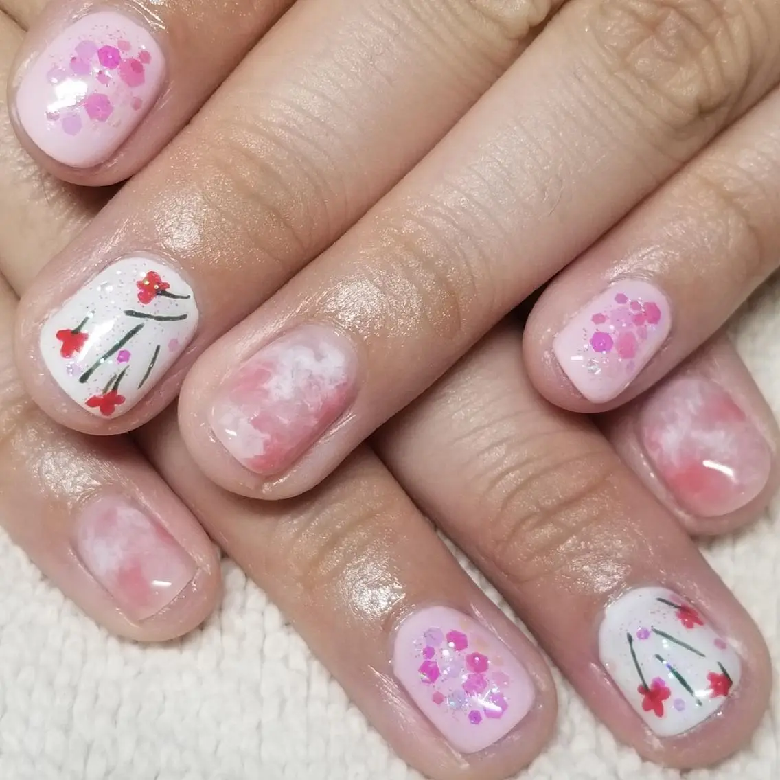 ネイル 大理石ネイル(マーブル) ニュアンスネイル オフィスネイル 春ネイル ハンドネイル よしだ ひろきのネイルデザイン