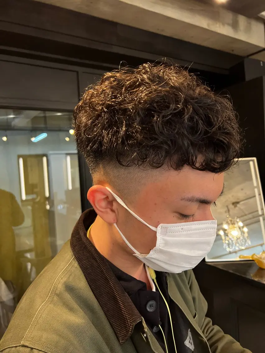 メンズ カット ヘッドスパ ハイライト白髪ぼかし メンズパーマ渋谷のヘアスタイル
