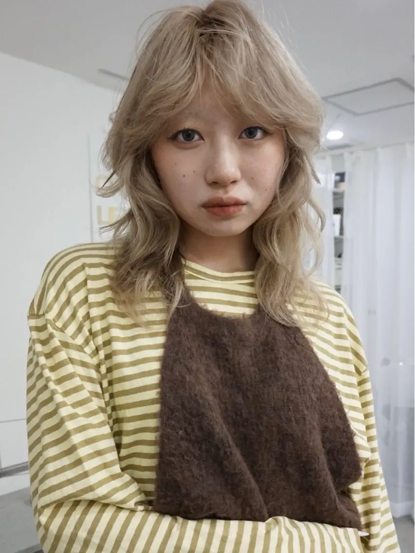 ミディアム カラー ヘアカラー イシイ モエカのヘアスタイル