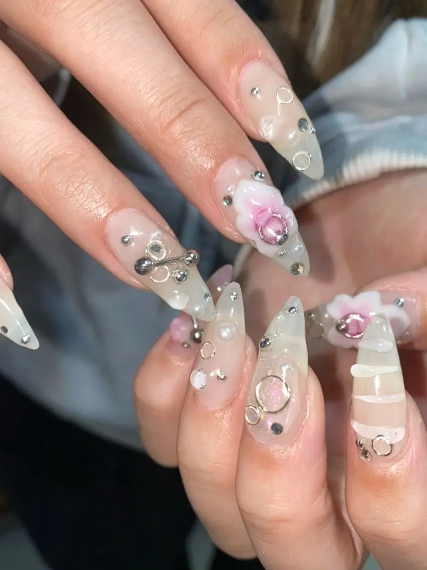 ネイル ハンドネイル 🪐富島彩夏 /海外nail🪐のネイルデザイン