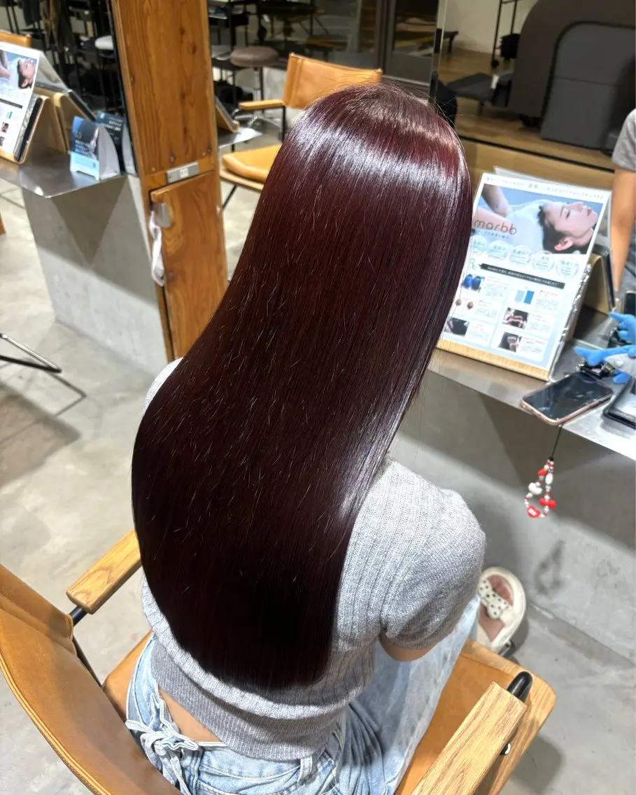 ロング カラー ボルドーカラー ヘアカラー 小木曽 里華のヘアスタイル