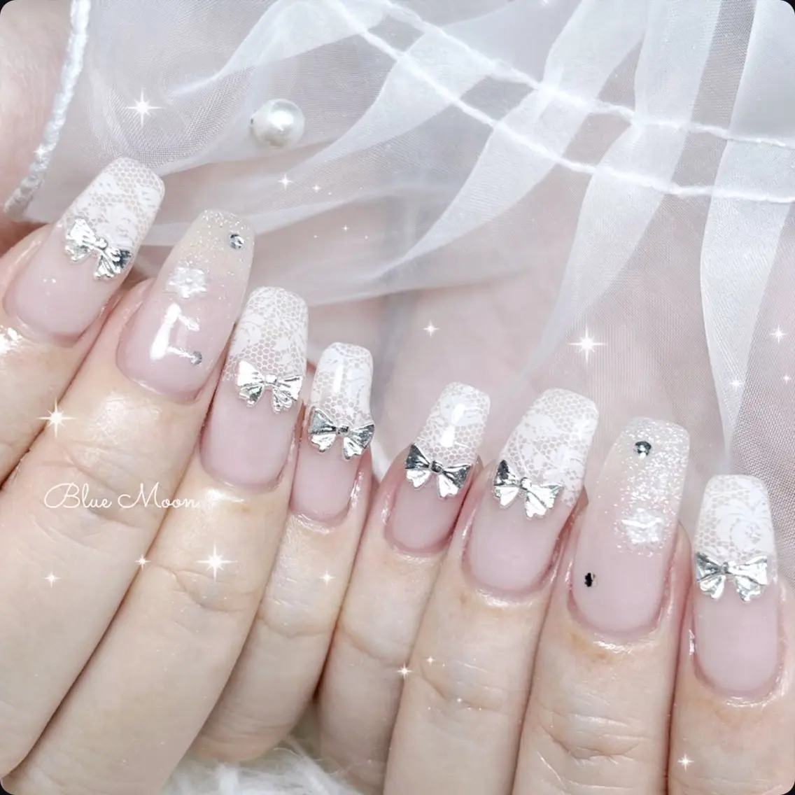 ネイル アートネイル レース リボン ハンドネイル フットネイル ハンドケア nail salon Blue Moonのネイルデザイン