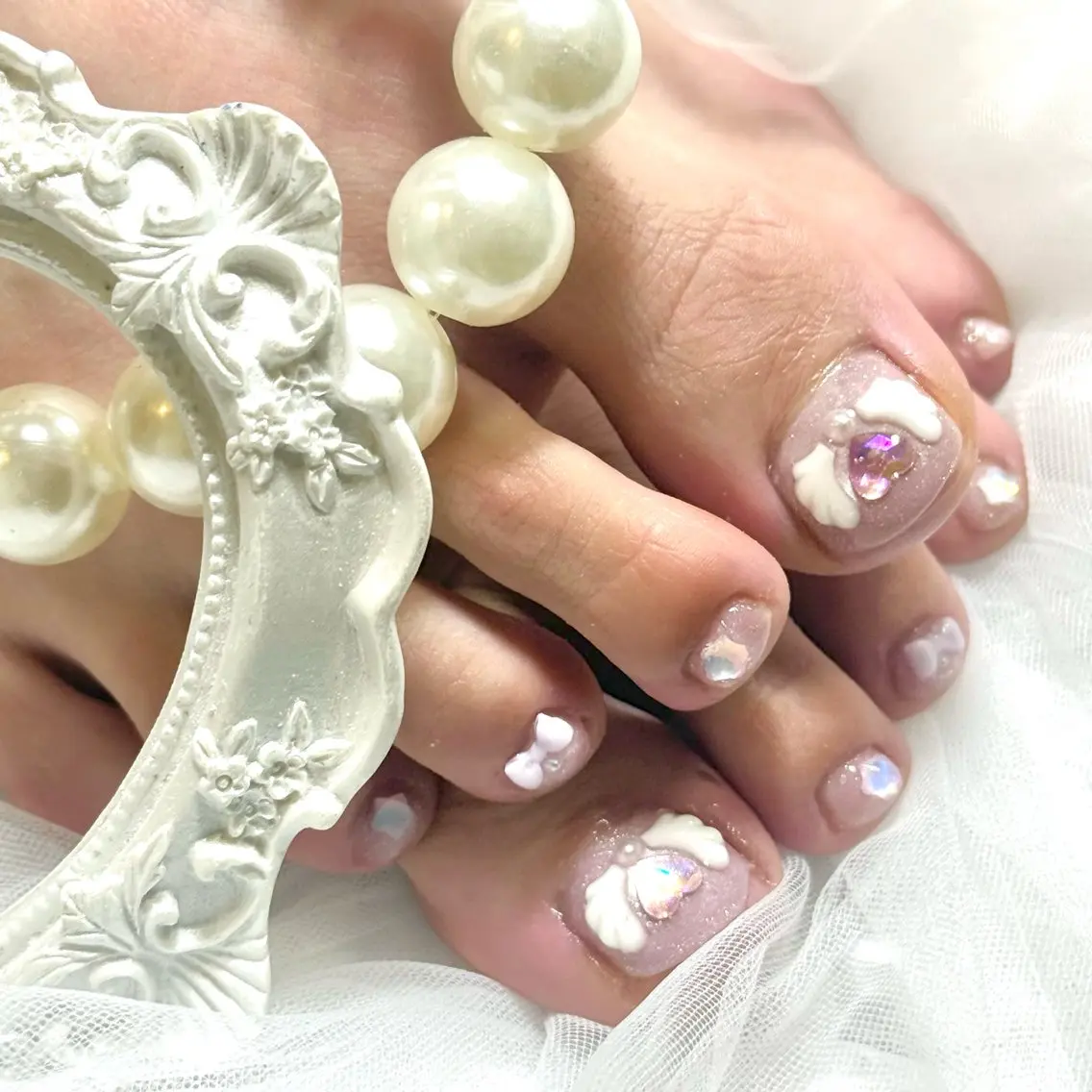 ネイル フットネイル ルシイ🎀新宿長さ 出しパーツ専門店のネイルデザイン