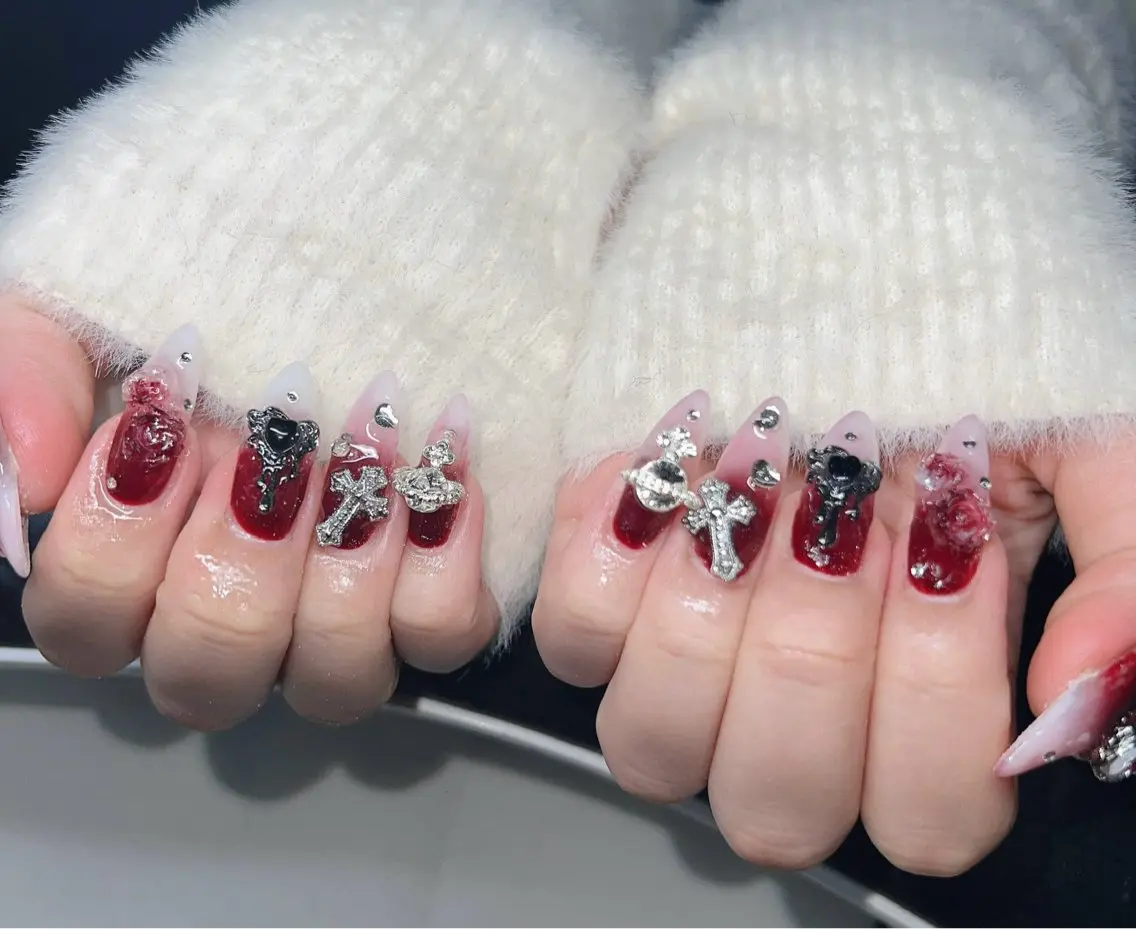 ネイル オーロラネイル チークネイル 長さ出し フットネイル フレンチネイル ハンドネイル Lee Nailsのネイルデザイン