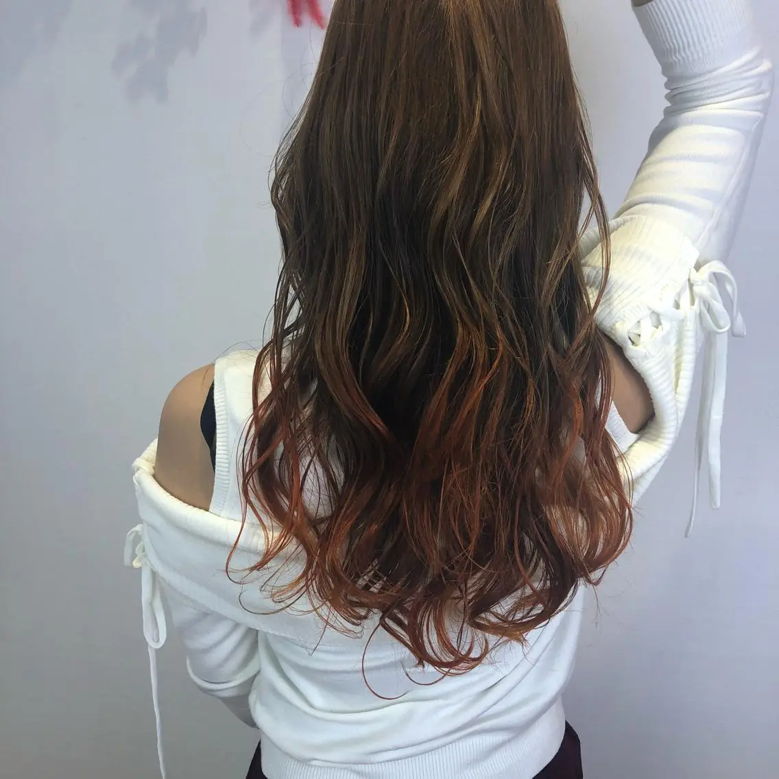 ロング カラー グラデーションカラー オレンジ 小顔レイヤー/ ベージュ🤍Rieのヘアスタイル