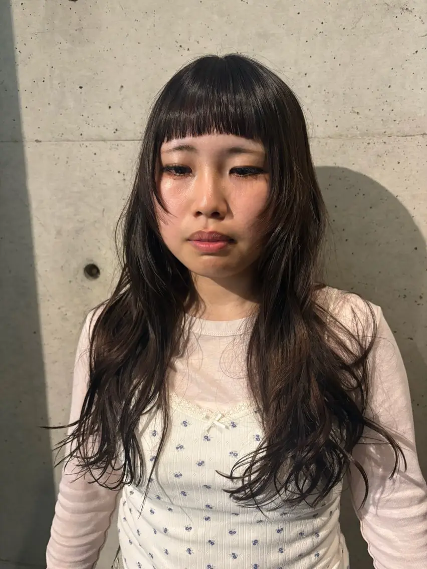 ロング 顔まわりレイヤー レイヤーカット ロング カット 抜け感レイヤーカット 🐄Hanakaのヘアスタイル