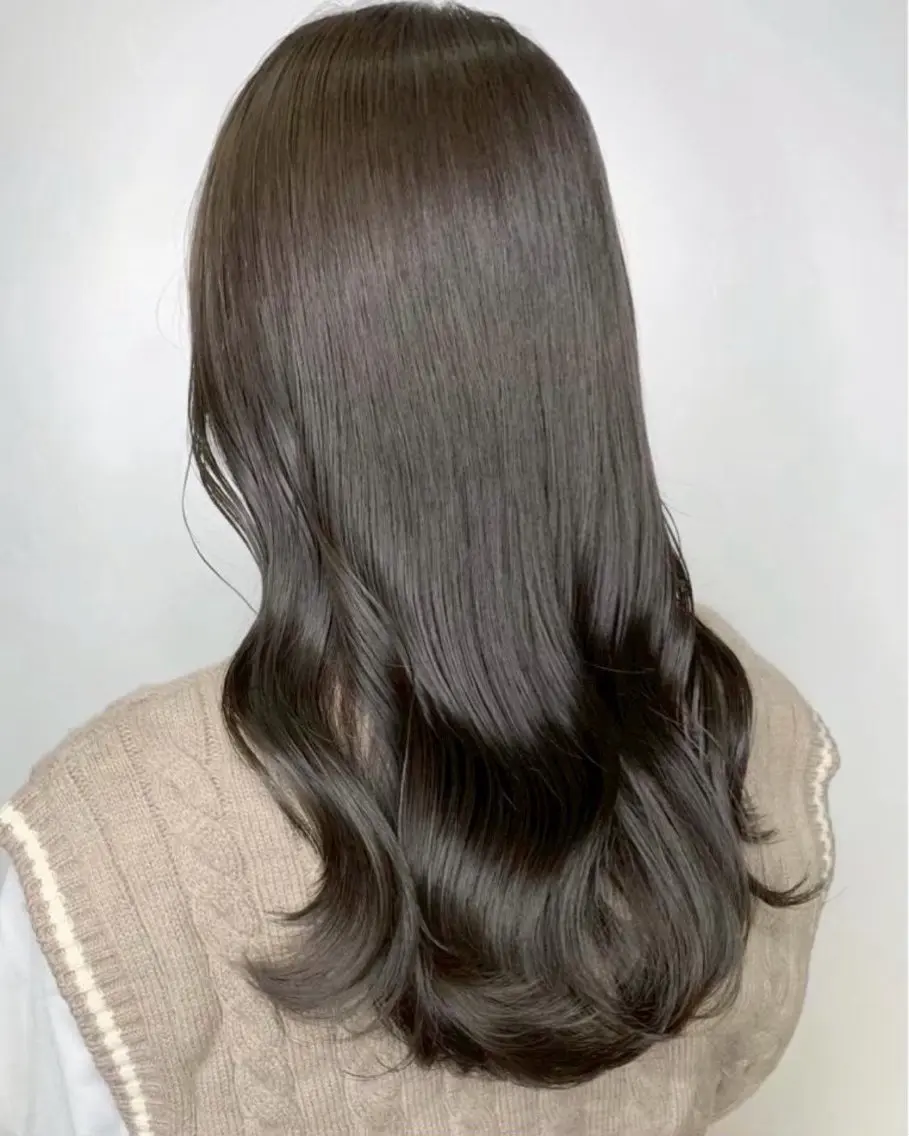 セミロング カラー ヘアカラー 🫧透明感 ×艶🫧 吉田 陽菜のヘアスタイル