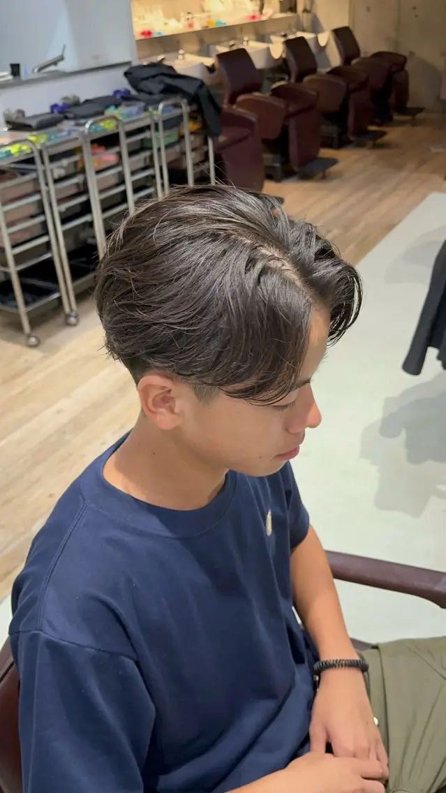 パーマ メンズ センターパート カット パーマ fifth原宿 宮部蓮のヘアスタイル