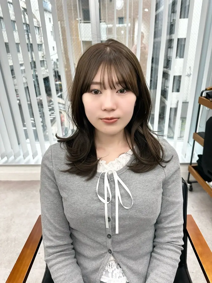 セミロング カラー パーマ ヘアアレンジ メンズ キッズ カット ヘアカラー レイヤーカット/ 巻ける縮毛矯正のヘアスタイル