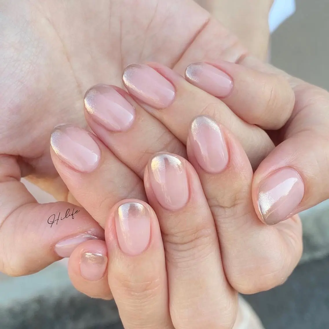 ネイル ミラーネイル ピンク ピンクベージュ ネイルチップ ハンドネイル Nail Adore.のネイルデザイン